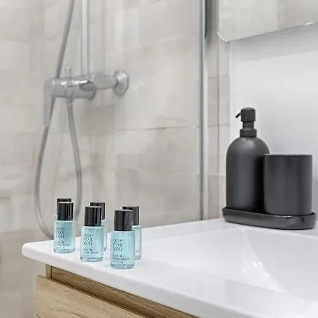 Mykeypers - Design & Cosy Flat 2br Center - Moulin Rouge Apartment