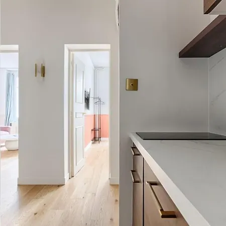 Apartment Mykeypers - Design & Cosy Flat 2br Center - Moulin Rouge *