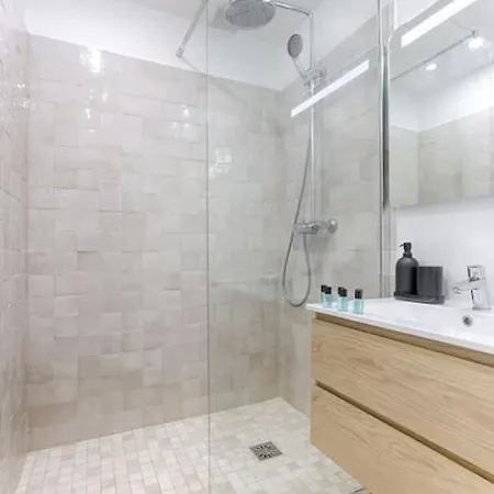 Apartment Mykeypers - Design & Cosy Flat 2br Center - Moulin Rouge Paris